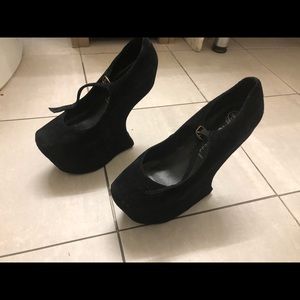 Jeffrey Campbell size 7M